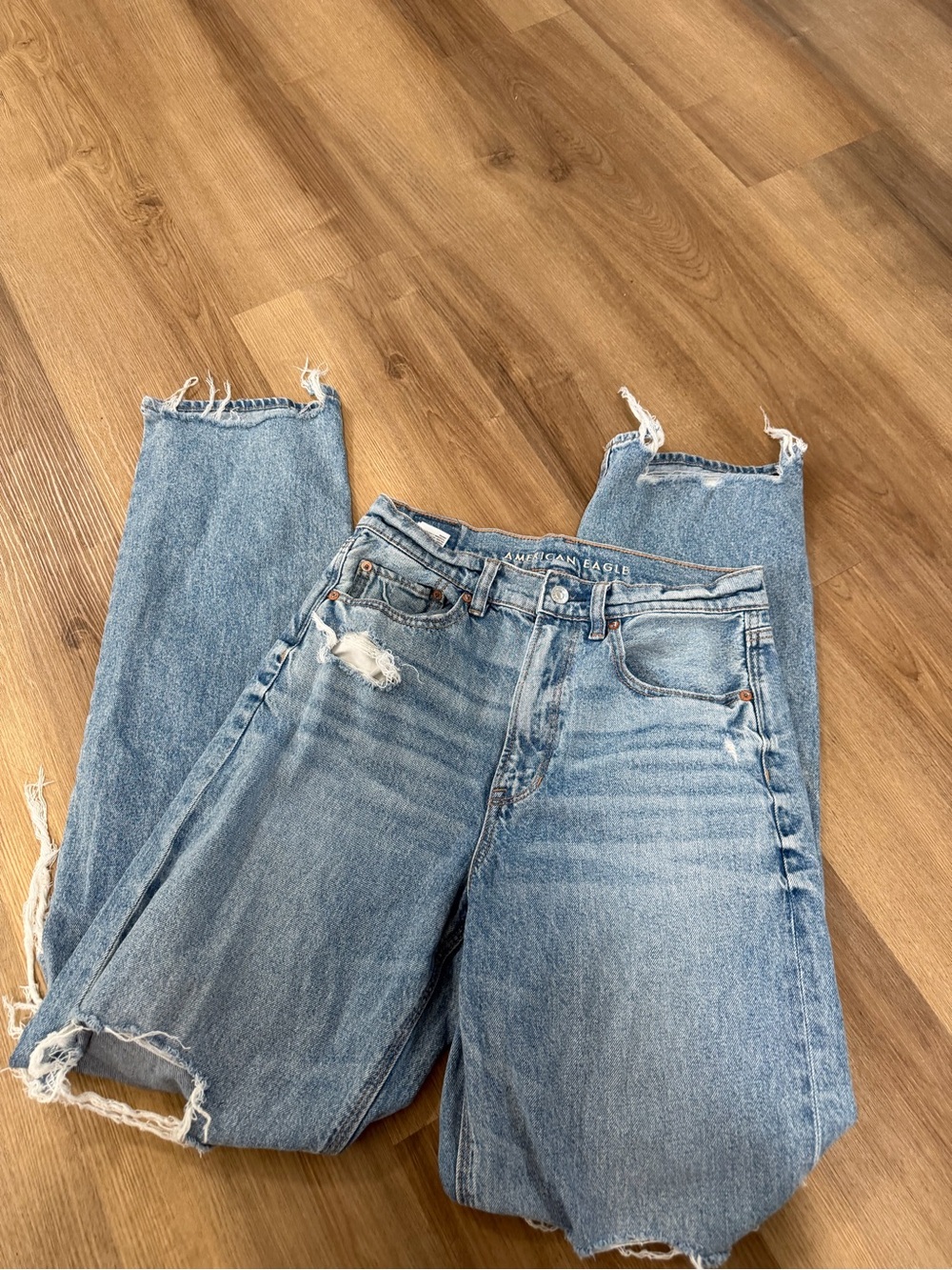 American Eagle Outfitters long Light Blue Distressed jeans
